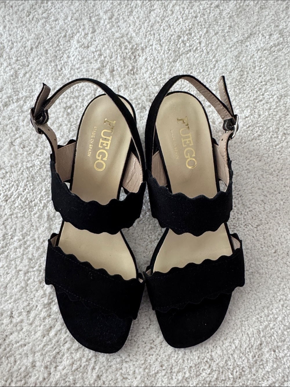 Fuego Made in Spain Black Scalloped Strap Sandals
